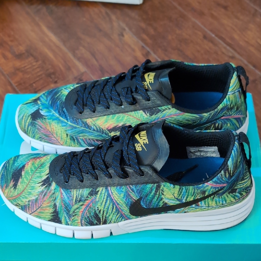 Nike SB Feather Pattern Multicolor Sneakers